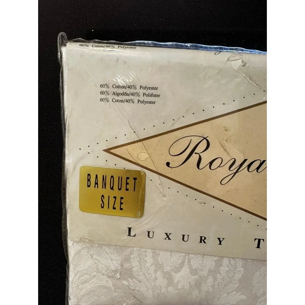 Royal Palace Damask Tablecloth 60x104 Oblong Banquet Cream Wilton Court New